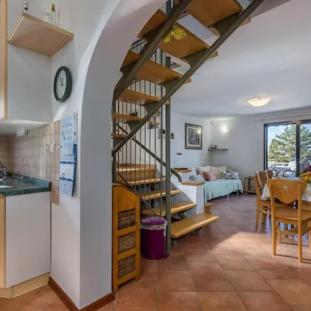 Fuer 6 Personen Ca 89 Qm In Njivice, Kvarner Bucht Krk Apartment *